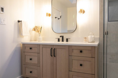 Bathroom - contemporary bathroom idea in Vancouver