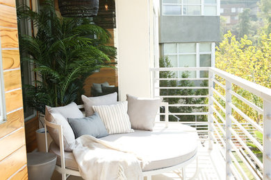 Home design - contemporary home design idea in Los Angeles