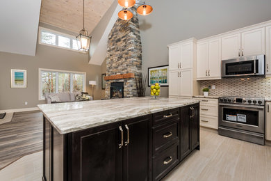 Kitchen - rustic kitchen idea in Toronto