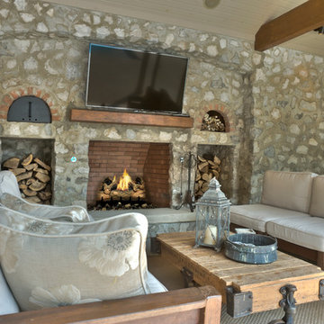Complimentary Pool House