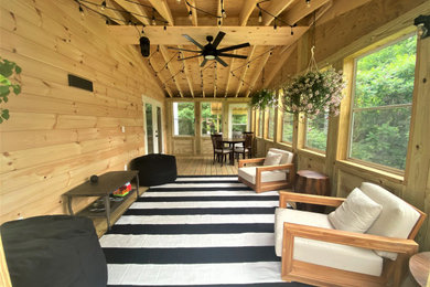 Inspiration for a porch remodel in Burlington