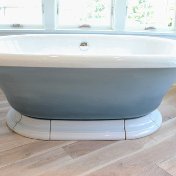 Bath Crashers - Episode "Ombre Tub" - DIY Network