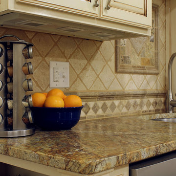 Chesley Knoll - Apartment Kitchen