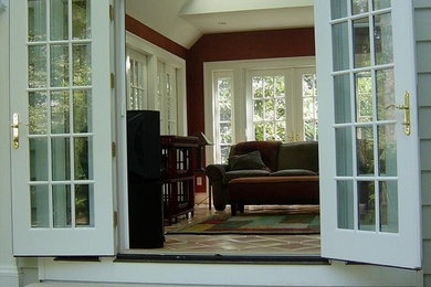 Example of a classic living room design in Bridgeport
