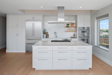 Kitchen - kitchen idea in Portland