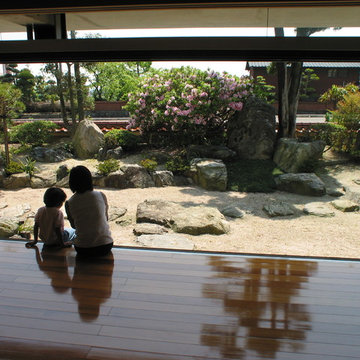 全開できる縁側と和風庭園