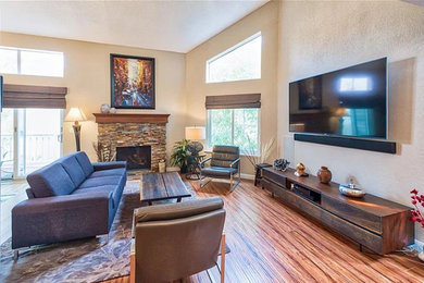 Living room - modern living room idea in San Francisco