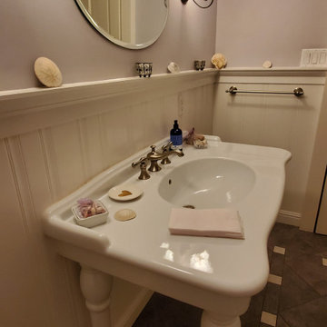 Coastal Victorian Guest Bath