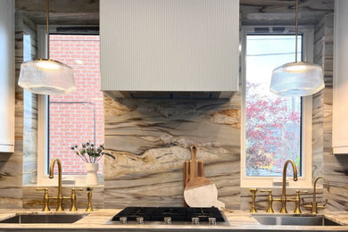 Trendy kitchen photo in Toronto