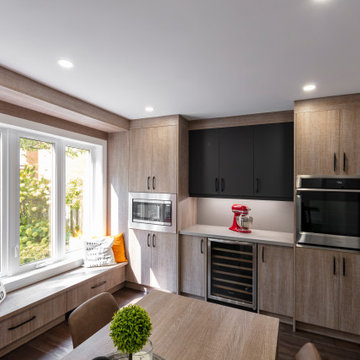 Contemporary two tone Kitchen Wood and Matte Black Acryl