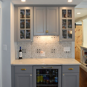 Wellborn Forest Hamilton door style in Arctic White and Oyster