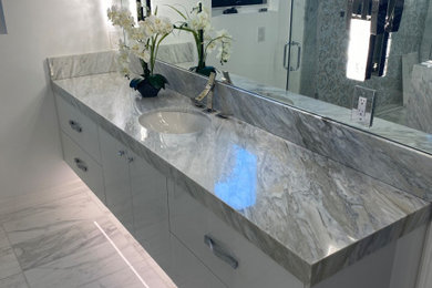 Example of a minimalist home design design in Las Vegas