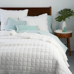 Belgian Flax Linen Quilt + Shams - White - Products