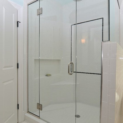 Elegant home design photo in Raleigh