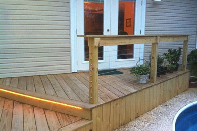 Inspiration for a timeless deck remodel in Miami