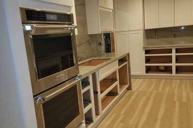 Minimalist kitchen photo