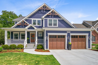 Example of an exterior home design in Chicago