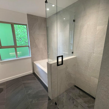 Klahanie En suite Bathroom
