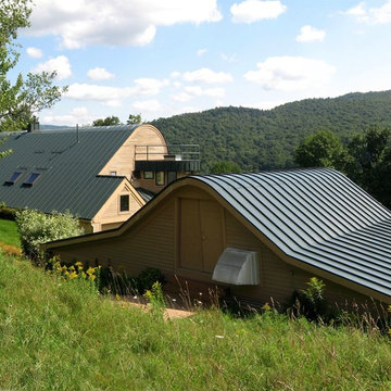 Winged home garage