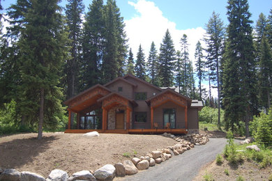 Example of an arts and crafts exterior home design in Boise