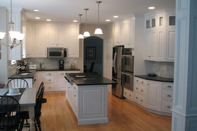 Kitchen - traditional kitchen idea in Other