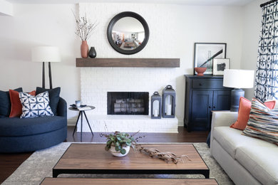Example of a living room design in Vancouver
