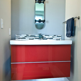 Rote Bäder mit grauen Fliesen Ideen, Design & Bilder - August 2020