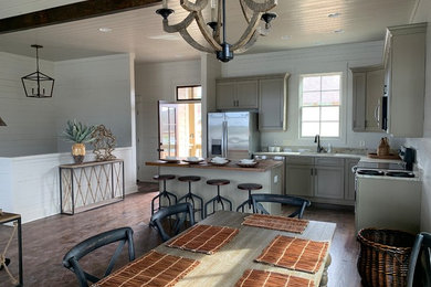 Inspiration for a transitional kitchen remodel in Atlanta