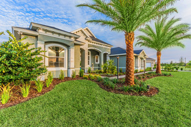 Arts and crafts home design photo in Orlando