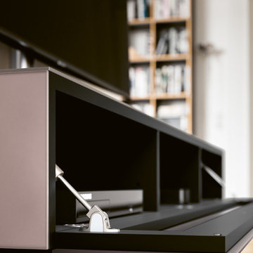 Minimalistische Möbel für versteckte Technik im Wohnzimmer - "Brick"