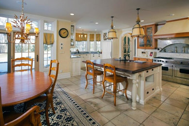 Example of a kitchen design in New York
