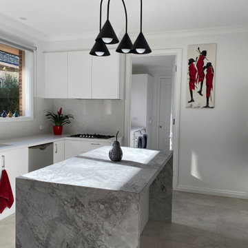 Kitchen with Stunning Stone Island Bench