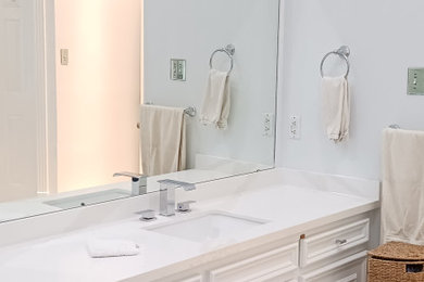 Example of a minimalist bathroom design in Houston