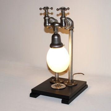 Bathroom Lamp with Clawfoot Bathtub Faucet