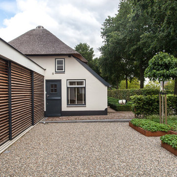 connection between farmhouse and barn