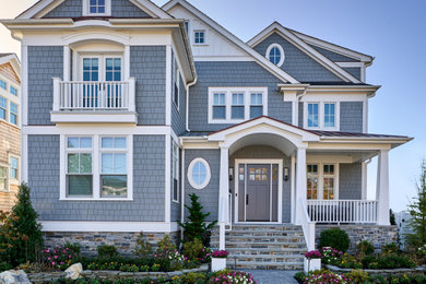 Beach style exterior home photo in New York