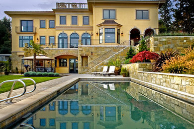 Example of a tuscan pool design in Seattle