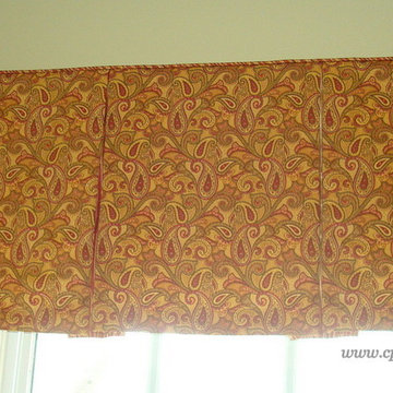 Close-up Inverted Box Pleated Valance
