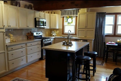 Inspiration for a kitchen remodel in Huntington