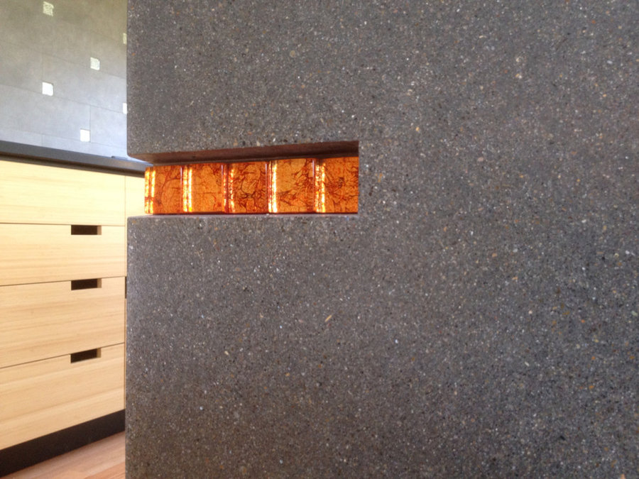 Glass tile recess
