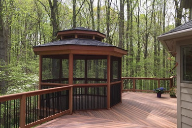 Inspiration for a craftsman deck remodel in Baltimore