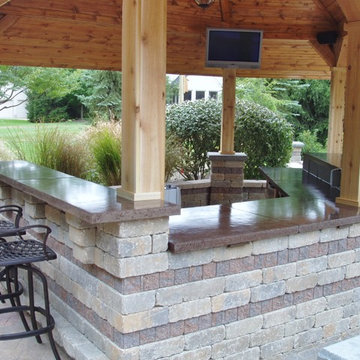 COVERED POOLSIDE  BAR