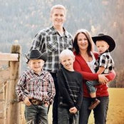 Nic Lindy Dewitt's photo