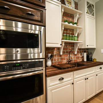 Knotty Alder & White Kitchen