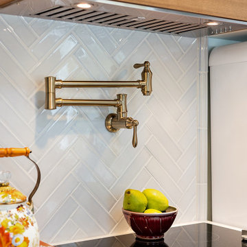 Starmark Inset Gillette Kitchen in Maple Bistro White & QWSO Oregano