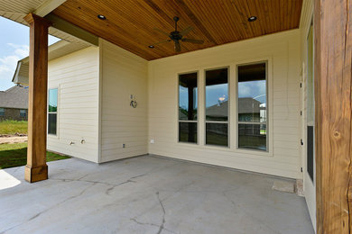 Inspiration for a rustic exterior home remodel in New Orleans