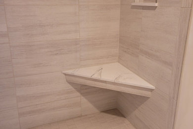 shower surround w/ bench & niche.