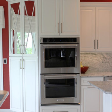 Geneseo, IL- Painted White Kitchen With Mirrored Cabinets and Full-Height Splash
