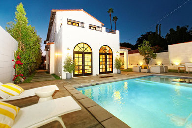 Inspiration for a transitional pool remodel in Los Angeles