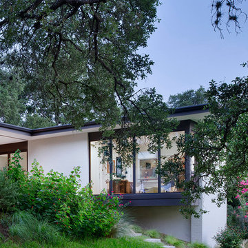 Three-Courts Residence